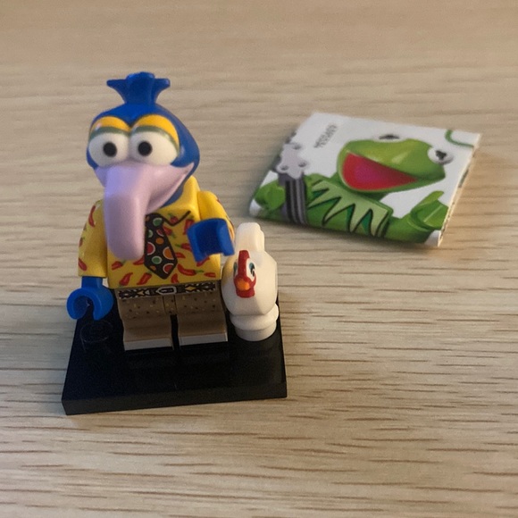 LEGO Muppets Series Gonzo Collectible Minifigure - Picture 1 of 2